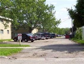 Building Photo - 1211 Sylvester Dr