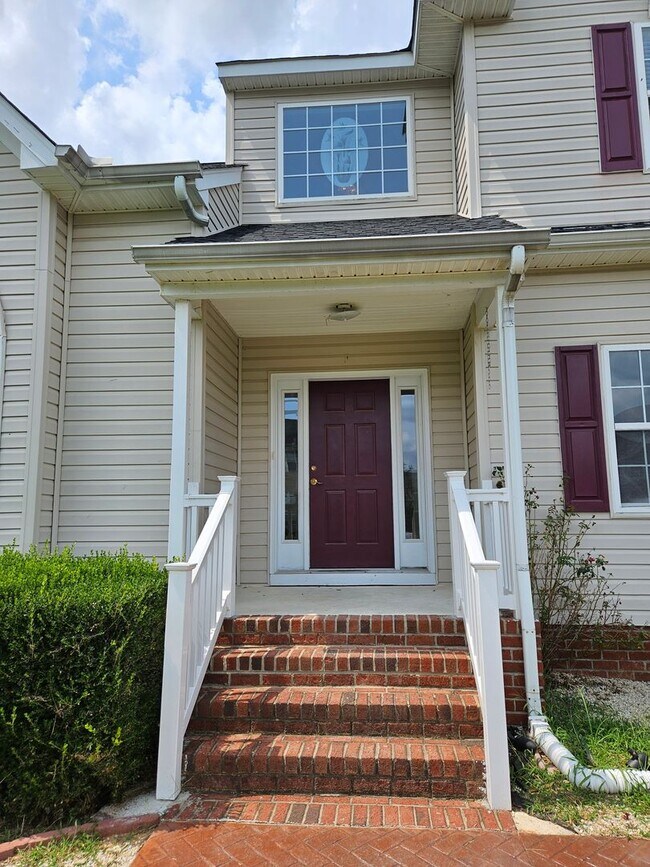Building Photo - Newly Renovated Two-Story 4BR/2.5BA Home -...