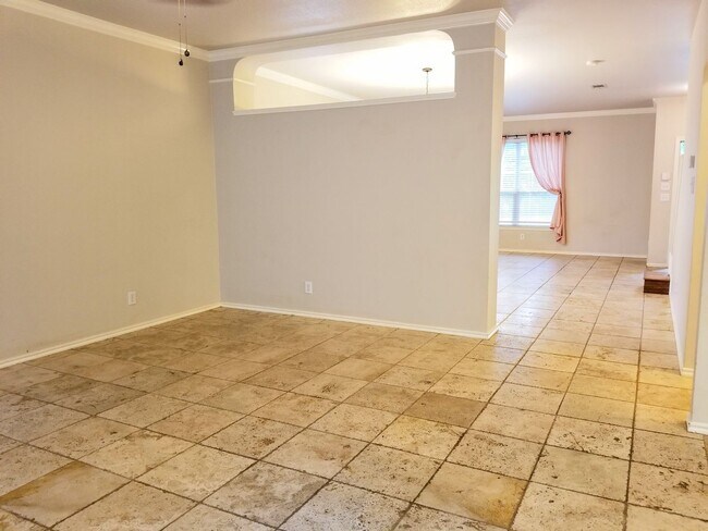 Building Photo - Beautiful 2 Story Home in Gated Community!