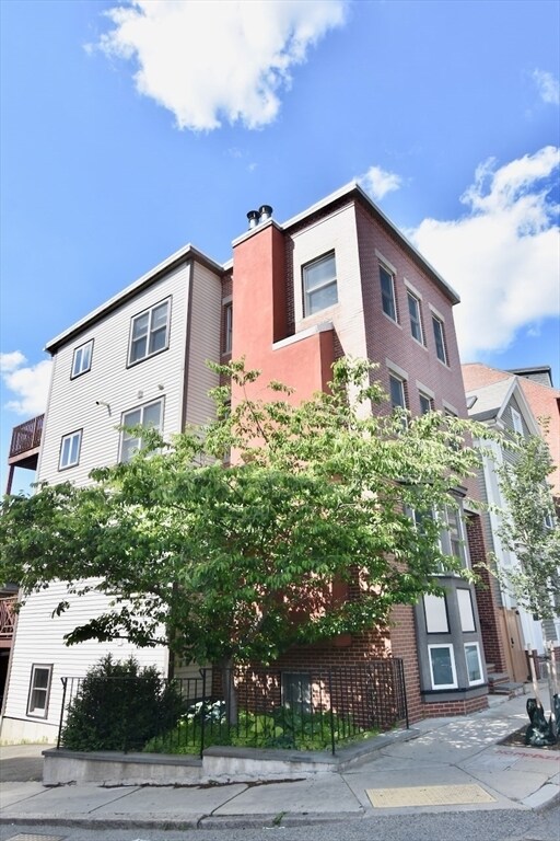 Building Photo - 157 Dorchester St