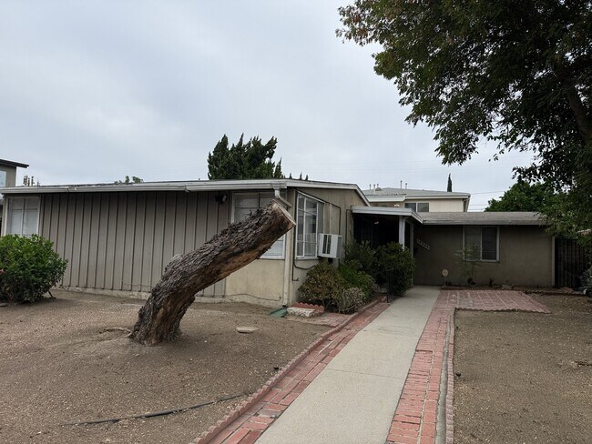 Foto del edificio - 14259 Roscoe Blvd