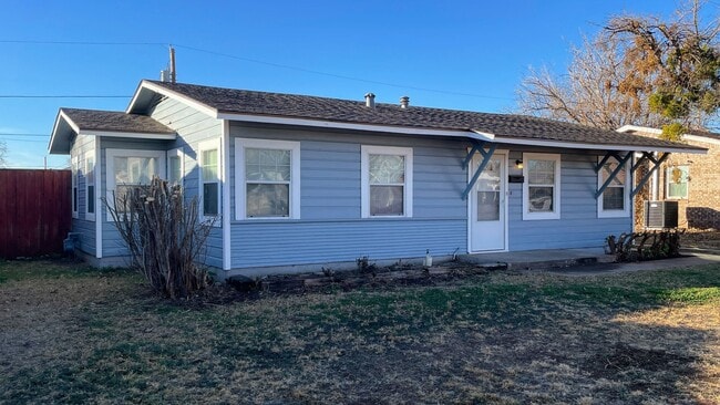 Building Photo - Stylish Urban Oasis – Bright 2-Bed, 1-Bath Haven in Snyder