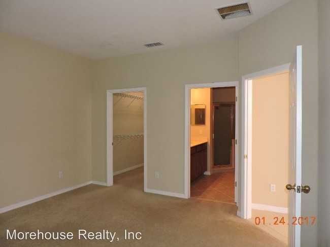 Building Photo - 974 Crestwood Commons Ave