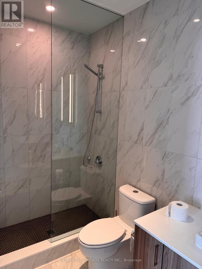 Building Photo - 470 Front St W