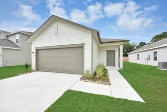 Building Photo - 31035 Gayle Prairie Oaks St