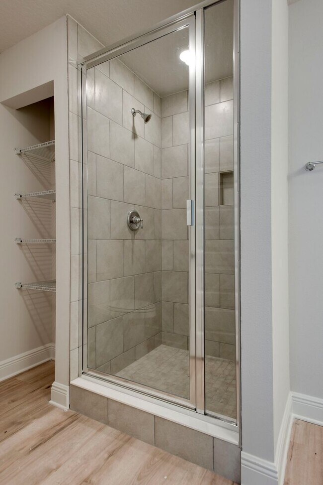 Building Photo - NEWER LUXURY TOWNHOME IN SANTA ROSA BEACH