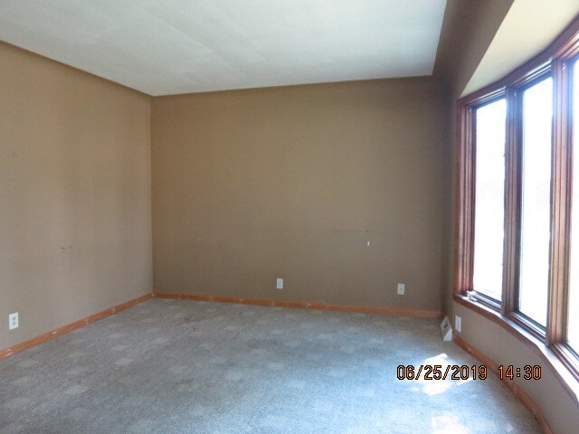 Large Living Room - 832 19th Ave SE