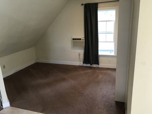 Building Photo - Colfax Vintage Duplex