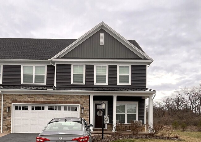 Foto del edificio - 4 Bedroom, 3.5 Bathroom Townhouse