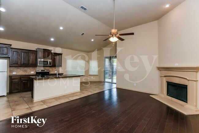 Foto del edificio - 1208 Vaughna Dr