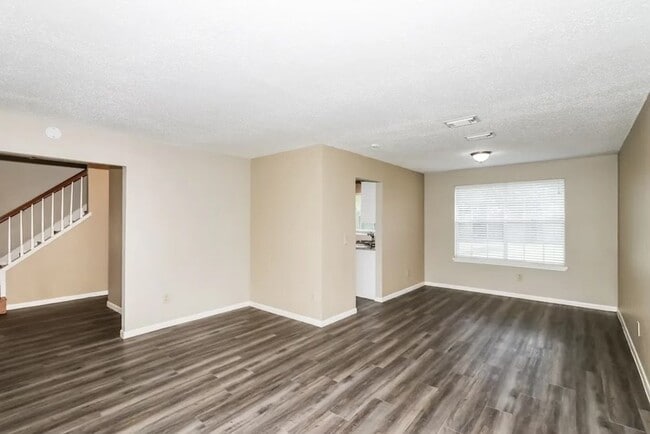 Photo - 16110 Sweetwater Creek Dr (Houston, TX) Townhome