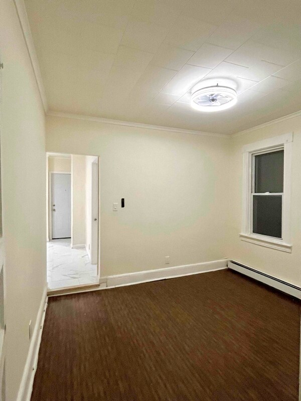 Building Photo - 364 River Dr