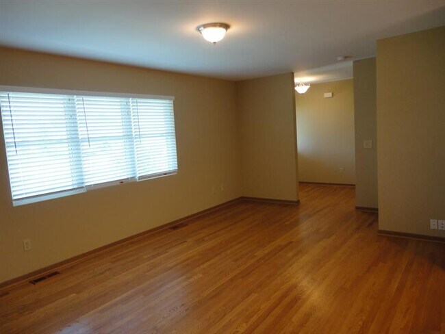 Building Photo - For Rent