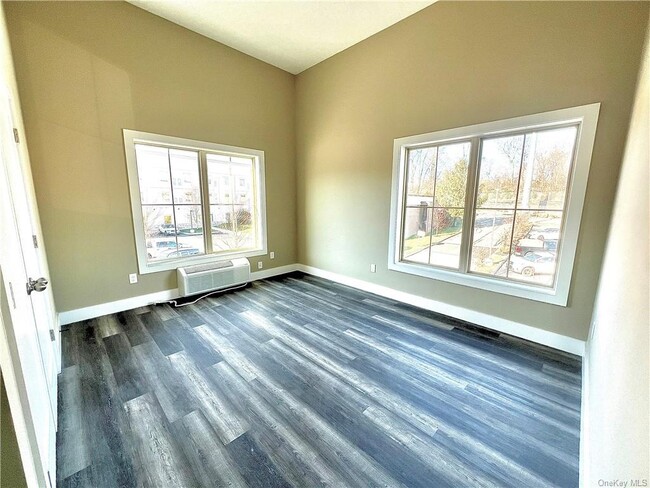 Building Photo - 845 NY-52