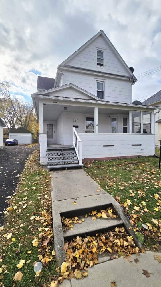 Building Photo - 904 Broad St