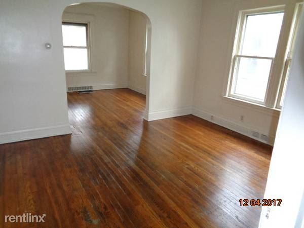 Building Photo - 68 Aurora St