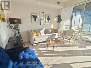 Building Photo - 20 Bruyeres Mews