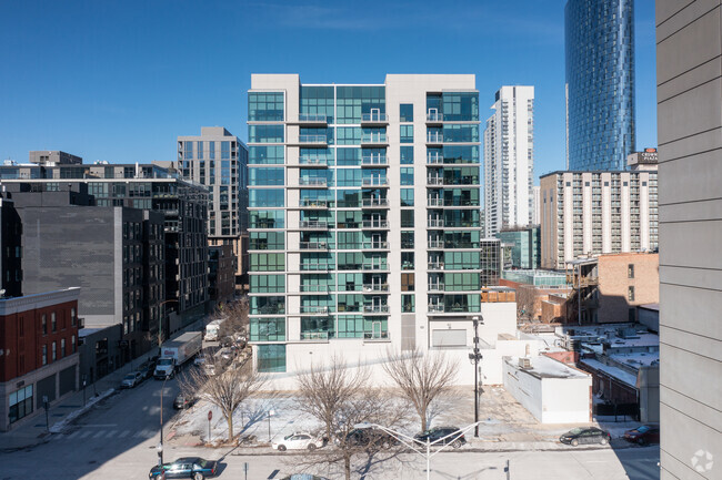 Building Photo - Emerald Condominiums