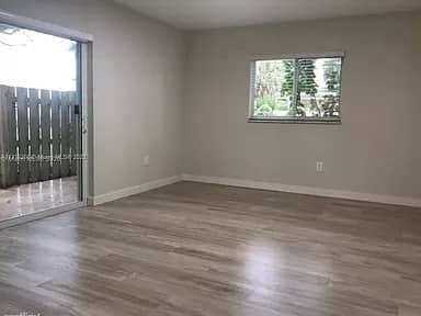 Foto del edificio - 8133 SW 82nd Ct