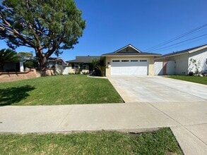 Building Photo - 20520 Roseton Ave