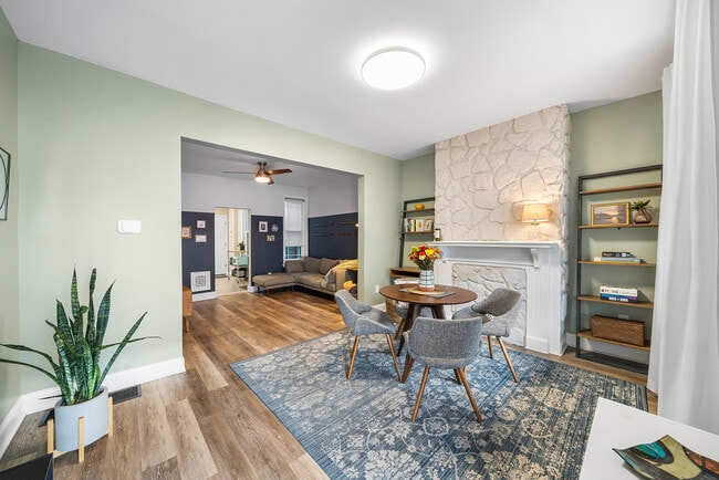 Foto del edificio - 1542 N Hollywood St