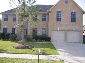 Building Photo - 2402 Sparrow Branch Ct