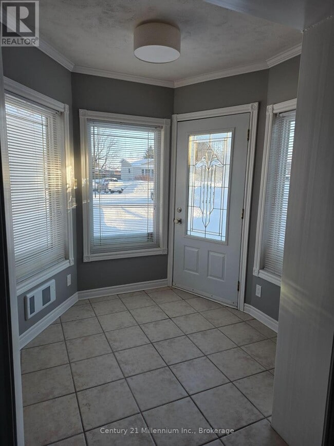 Photo du bâtiment - 398 Kingsway St