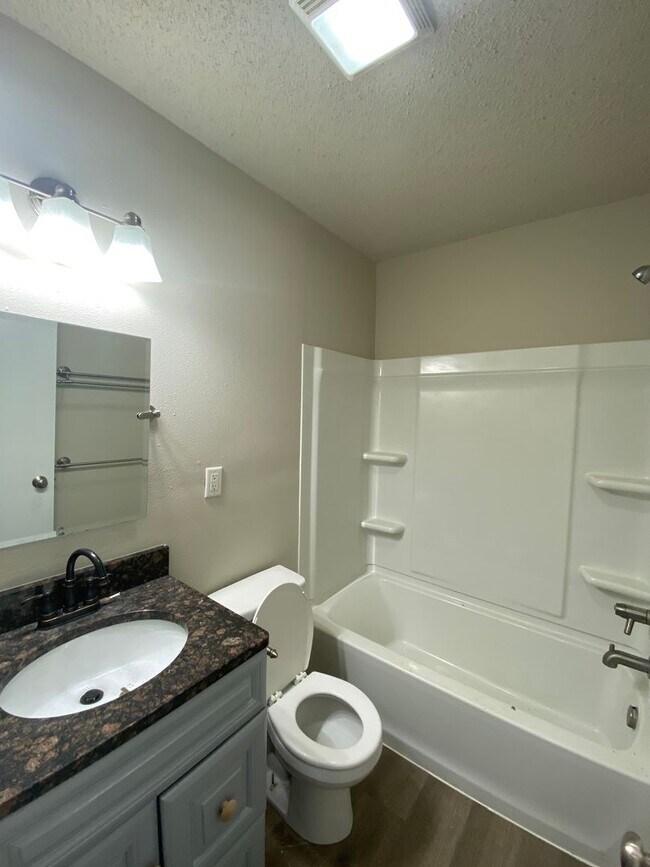 Foto del edificio - Cozy 2 Bedroom 1 Bath