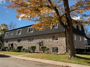 Building Photo - 54 College Ave