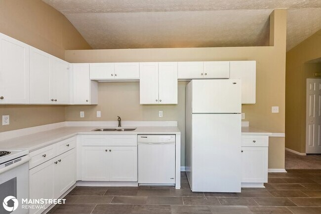 Building Photo - 3275 Creekwood Dr, Rex, GA 30273