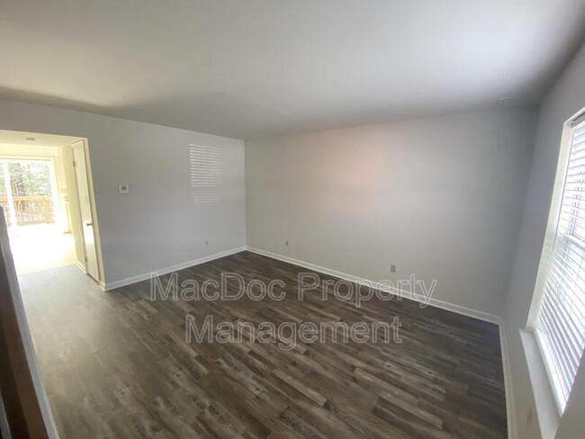 Building Photo - 16132 Clarence Ct