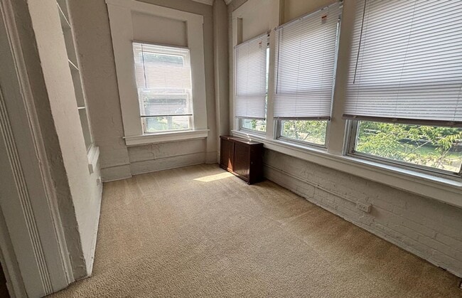 Building Photo - 3300 Jefferson Ave