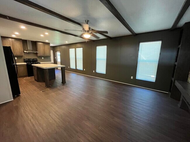 Building Photo - 119 Betty St