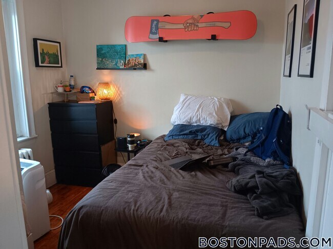 Foto del edificio - 41 Bay State Rd