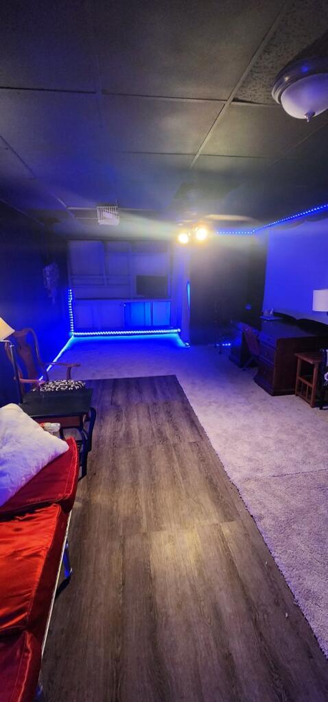 Black Room - 2067 Kelvin Dr