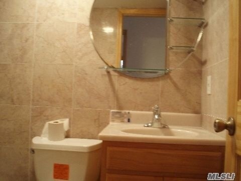 Foto del edificio - 57-23 246th Pl