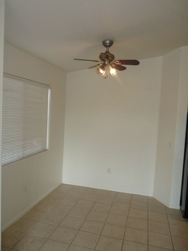Building Photo - 2nd floor unit in gated community with pool