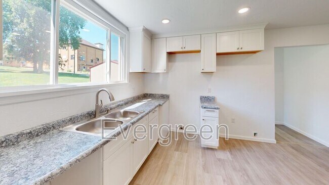 Photo - 406-408 Church Street Apartment