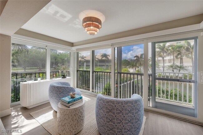 Foto del edificio - 6371 Pelican Bay Blvd