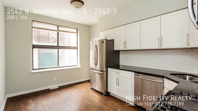 Foto del edificio - 2542 N Harding Ave