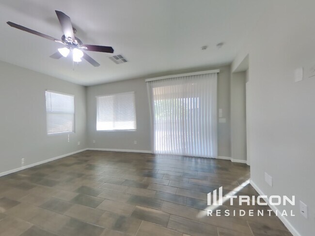 Foto del edificio - 26127 N 121st Ave