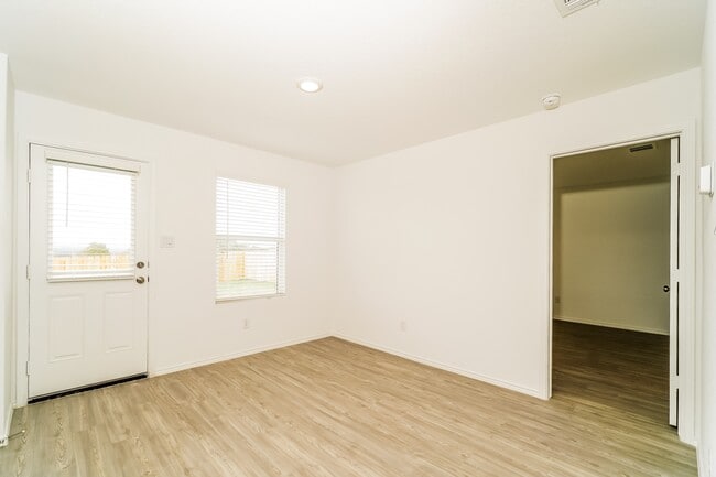 Building Photo - 5931 Sunset Song Ln