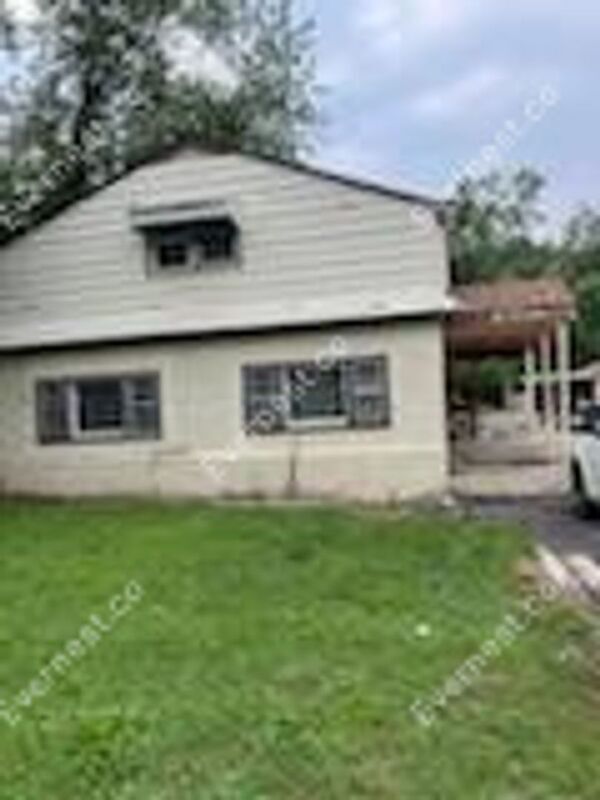 Building Photo - 808 N Emery St