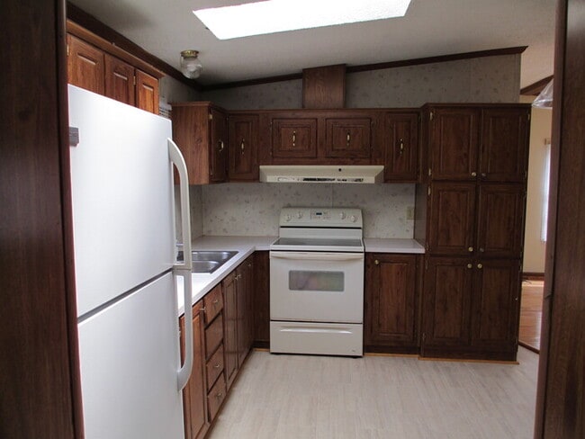 Building Photo - 102 Thomas Jefferson Dr