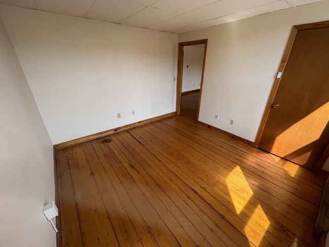 Building Photo - Sun-Drenched & Spacious 1BR Apartment in South Berwick
