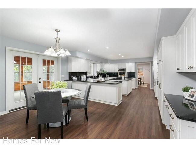 Building Photo - 5 br, 4 bath House - 10722 Mount Curve Road
