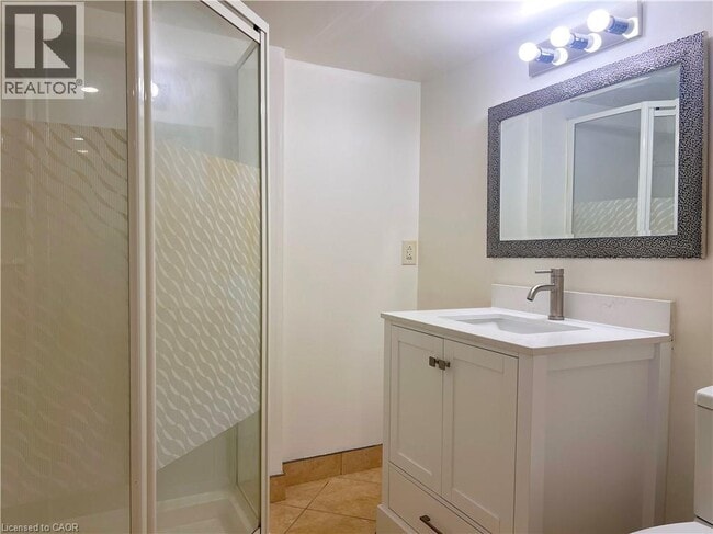 Photo du bâtiment - 223 Pioneer Dr