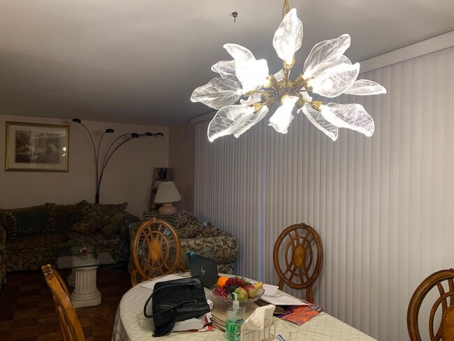 Building Photo - 314 New Salem St