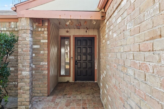 Building Photo - 9723 Cedar Bluff Dr