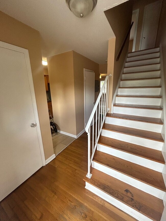 Spacious 2BR/1.5BA Townhome Near Downtown ... - Spacious 2BR/1.5BA Townhome Near Downtown ...
